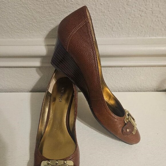 Women's Nine West Wedge Pump Brown Size 9.5M - Picture 2 of 4